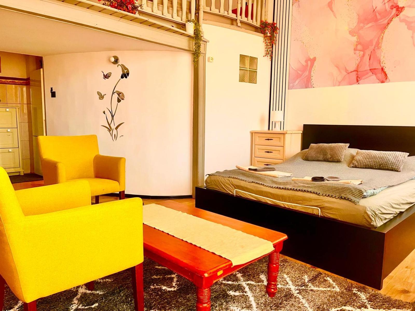 Kalvaria With Balcony And Ac — Photos 3